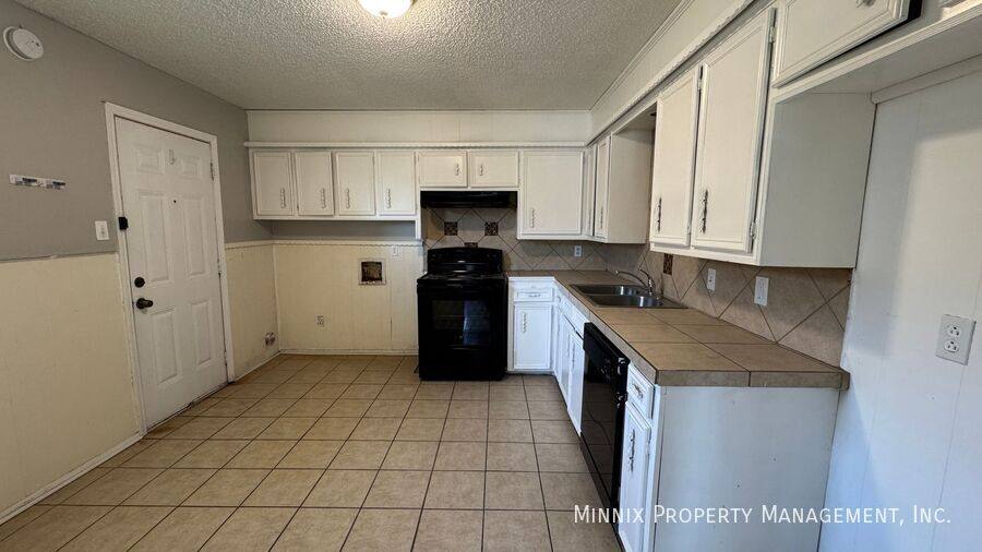 Apartment for rent at 2302 40th St #A, Lubbock, TX 79412
