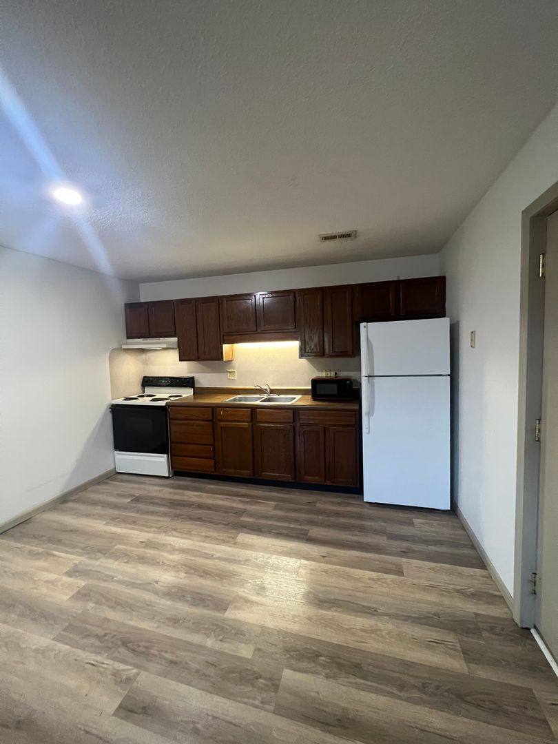 Apartment for rent at 1307 Westview St, Fulton, MO 65251