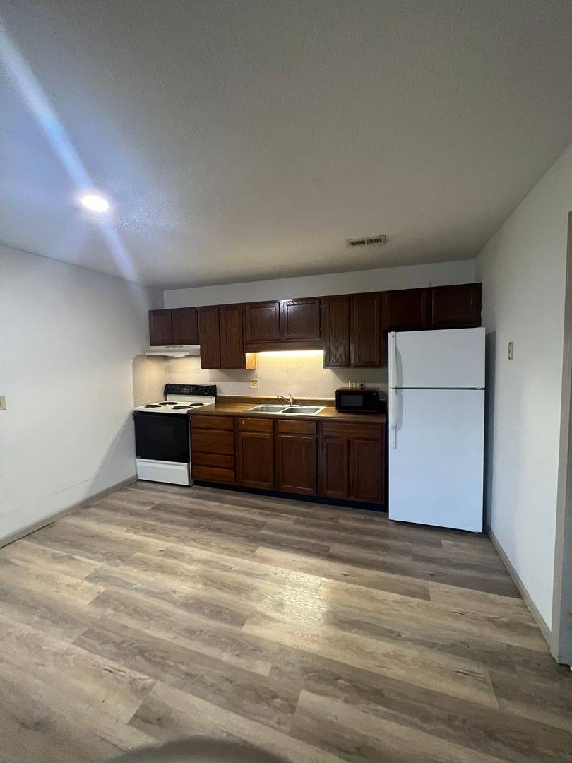 Apartment for rent at 1307 Westview St, Fulton, MO 65251