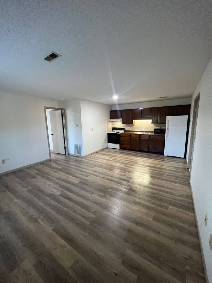 Apartment for rent at 1307 Westview St, Fulton, MO 65251