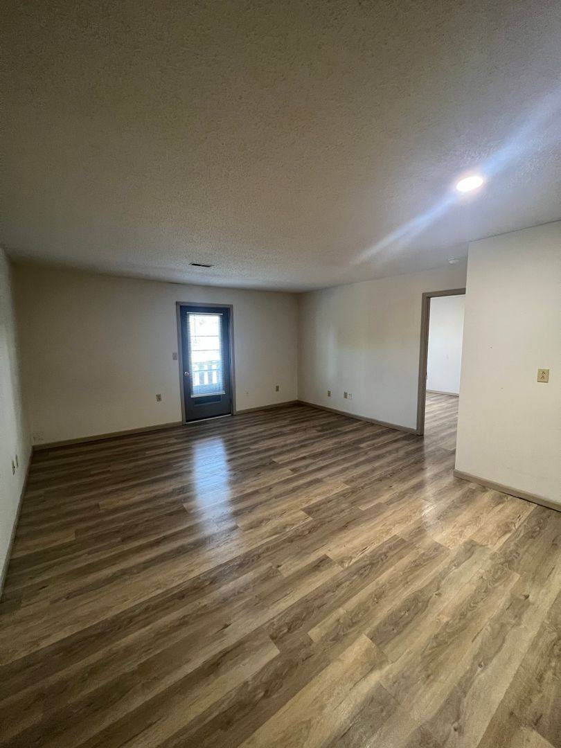 Apartment for rent at 1307 Westview St, Fulton, MO 65251