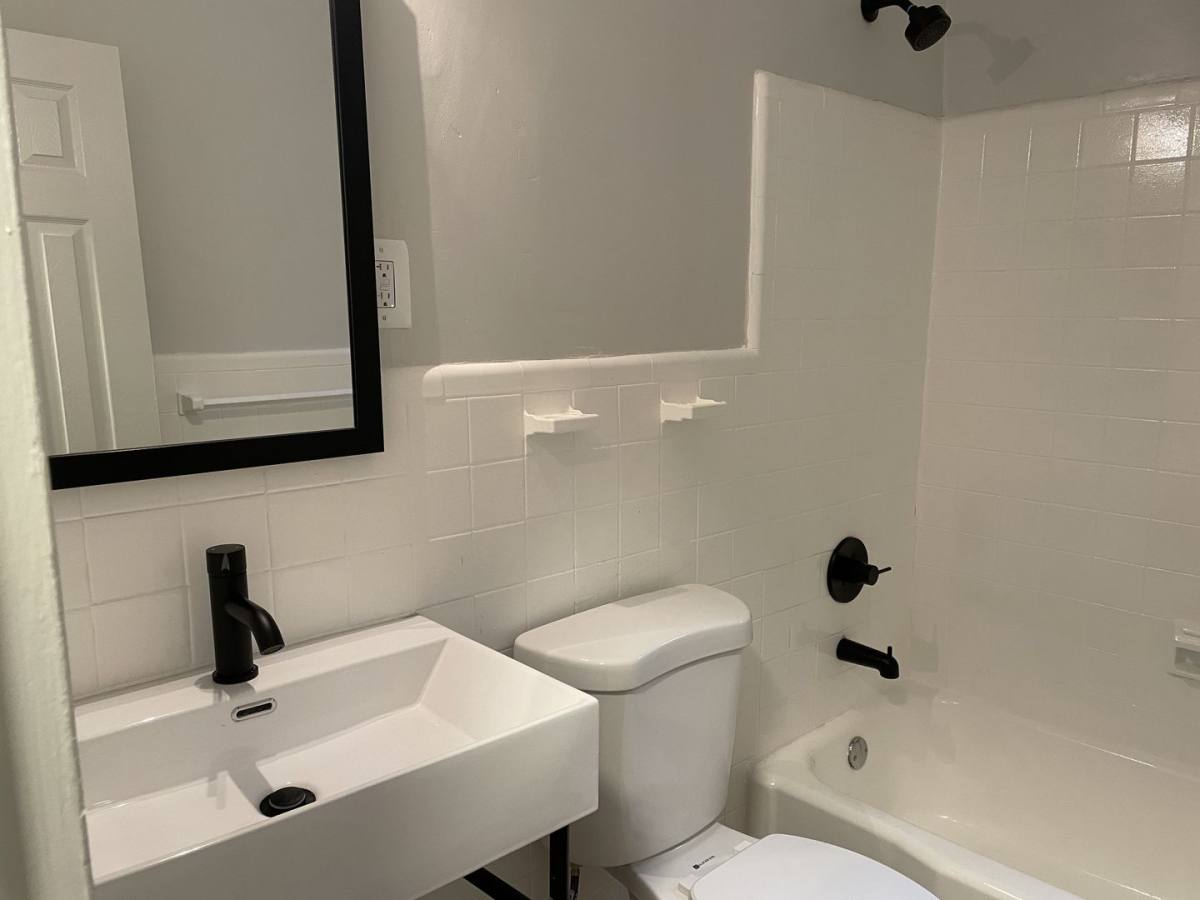 Apartment for rent at 525 7th St #NE, Washington, DC 20002