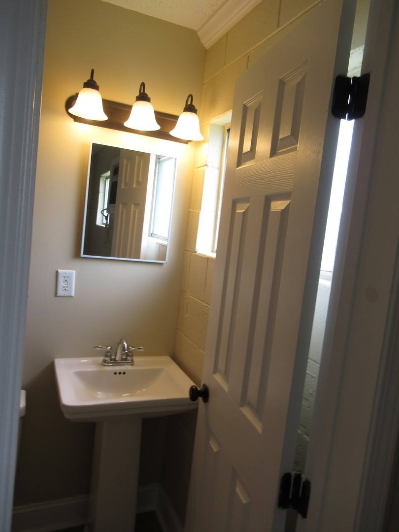 Apartment for rent at 159 N Donahue Dr, Auburn, AL 36832