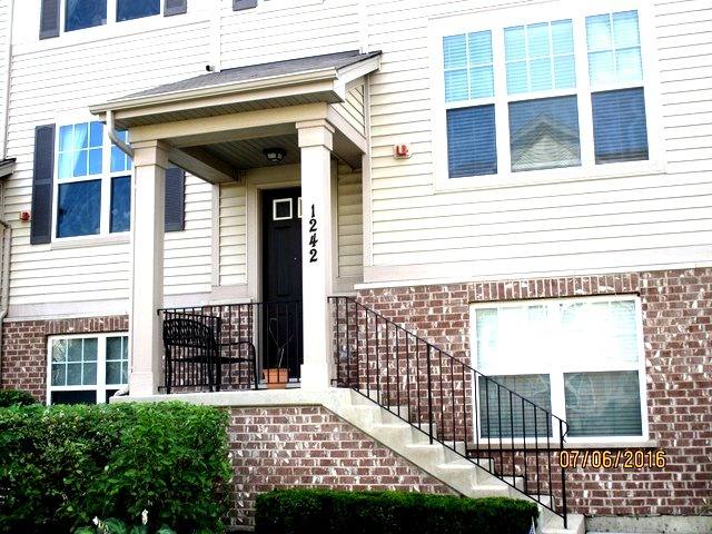 Townhouse for rent at 1242 Evergreen Ave, Des Plaines, IL 60016