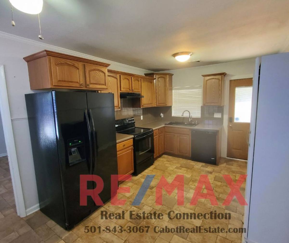 House for rent at 1701 S Pine, Cabot, AR 72023