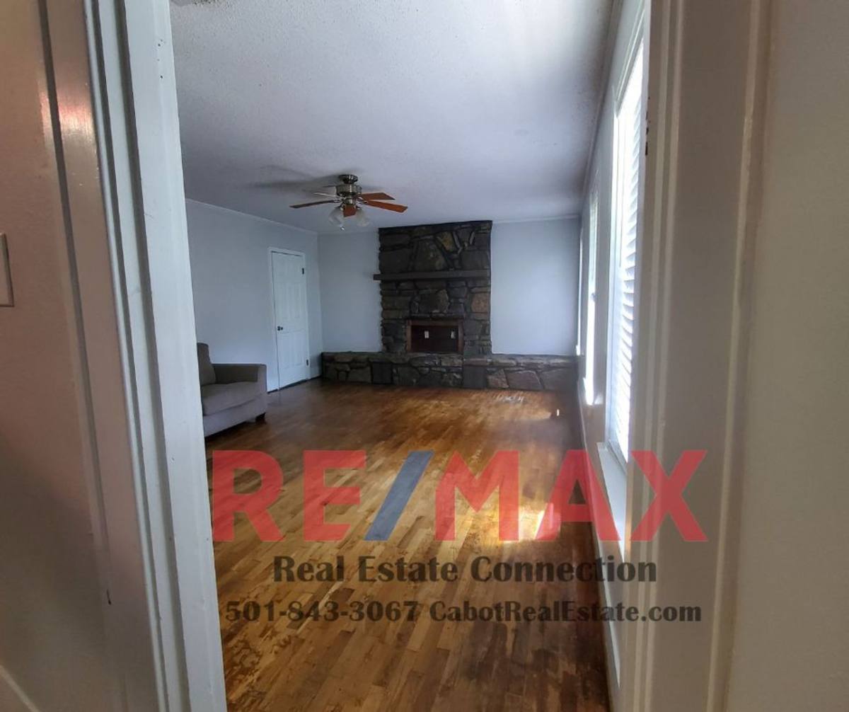 House for rent at 1701 S Pine, Cabot, AR 72023