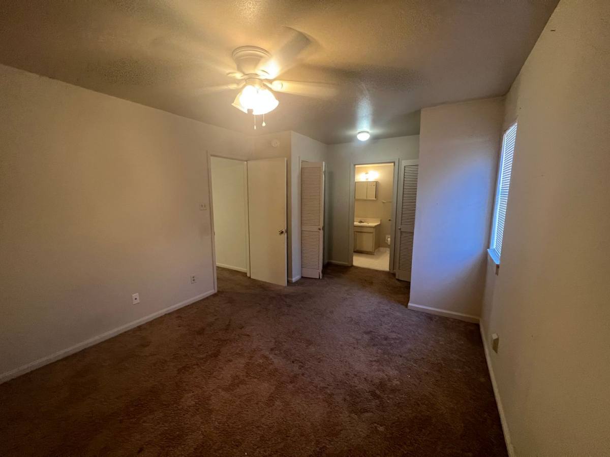 Apartment for rent at 302 Reed St, Tuscaloosa, AL 35401