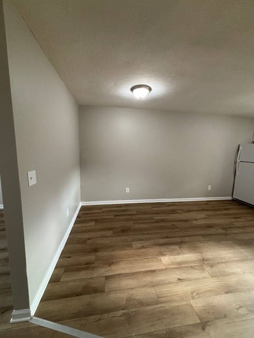 Apartment for rent at 433 Wood Creek Dr, Radcliff, KY 40160