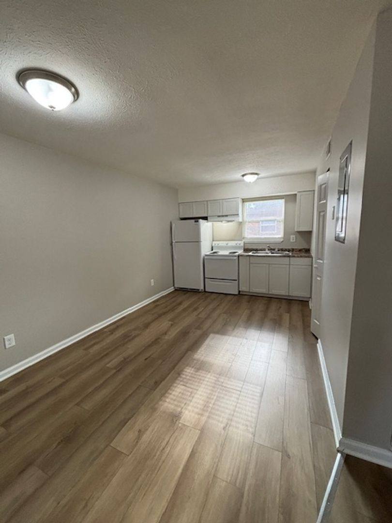 Apartment for rent at 433 Wood Creek Dr, Radcliff, KY 40160