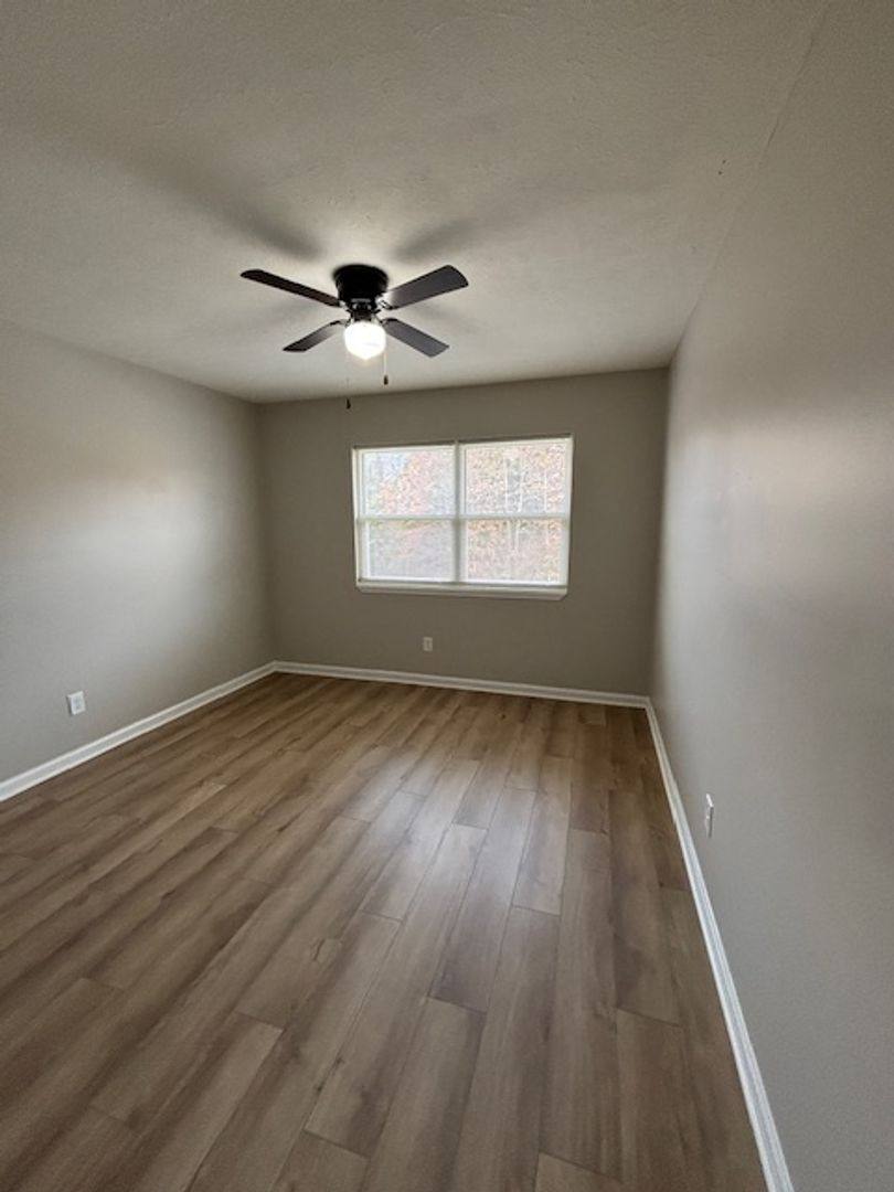 Apartment for rent at 433 Wood Creek Dr, Radcliff, KY 40160