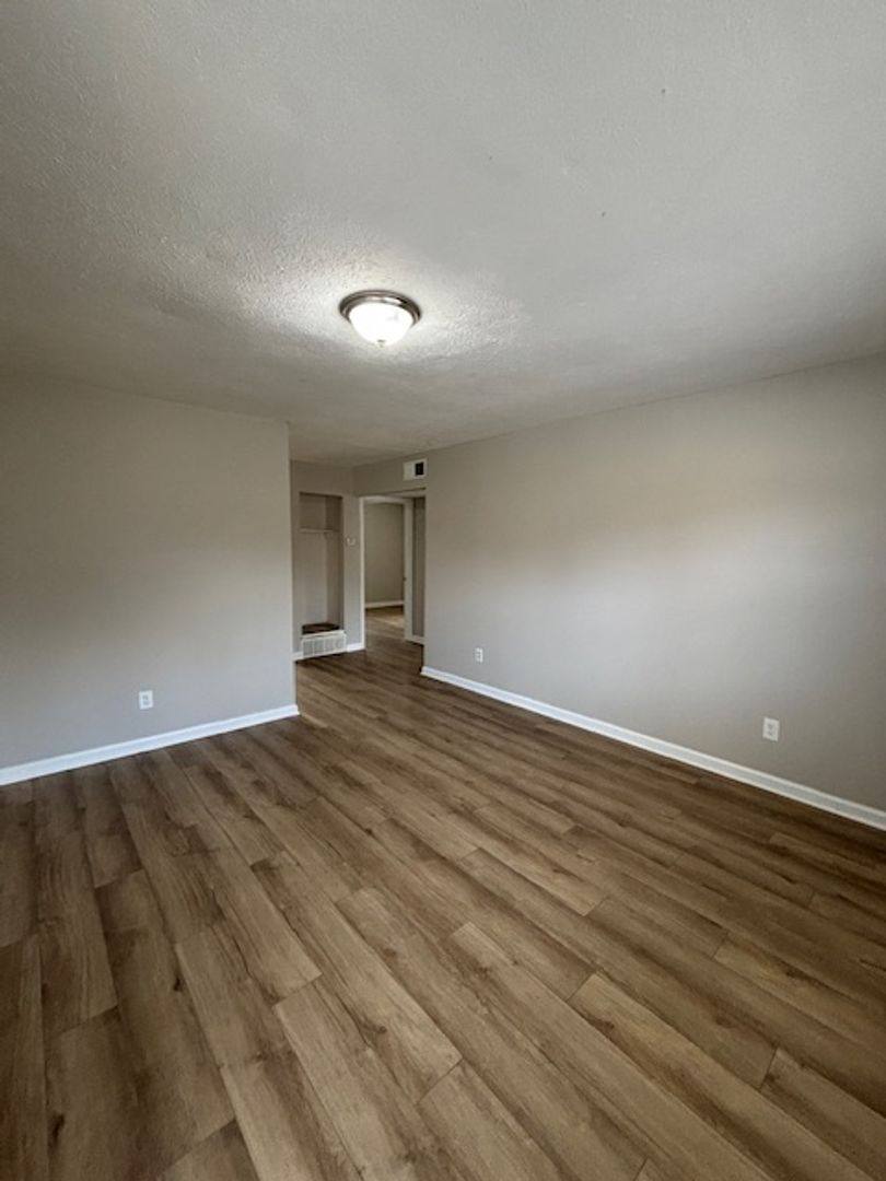 Apartment for rent at 433 Wood Creek Dr, Radcliff, KY 40160