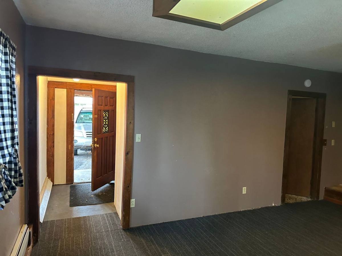 House for rent at 1316 Summers Lane, Klamath Falls, OR 97603