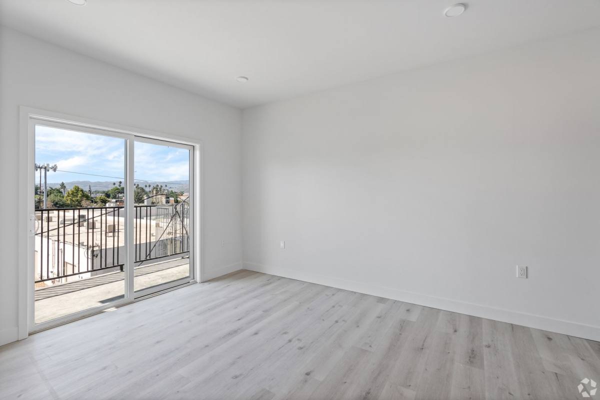 Apartment for rent at 6904 Eton Ave, Canoga Park, CA 91303