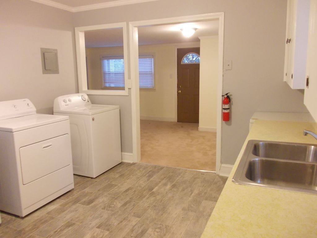 House for rent at 2746 Dogwood Ave, Charlotte, NC 28206