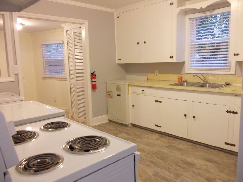 House for rent at 2746 Dogwood Ave, Charlotte, NC 28206