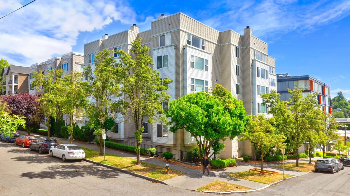Apartment for rent at 300 11th Ave, Seattle, WA 98122