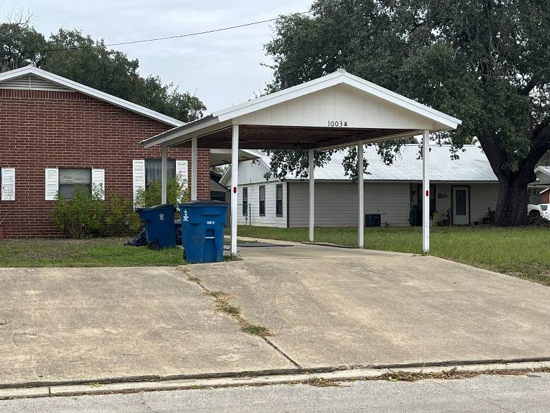 Apartment for rent at 1003 Commerce #A, Pleasanton, TX 78064