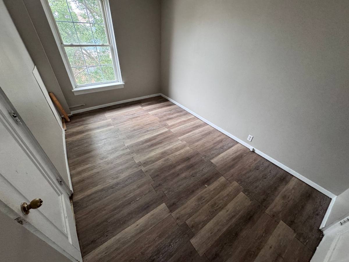 Apartment for rent at 1003 Pierce St, Sioux City, IA 51105