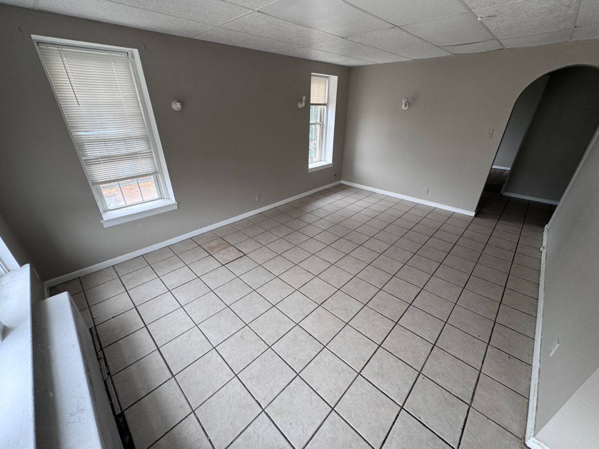 Apartment for rent at 1003 Pierce St, Sioux City, IA 51105