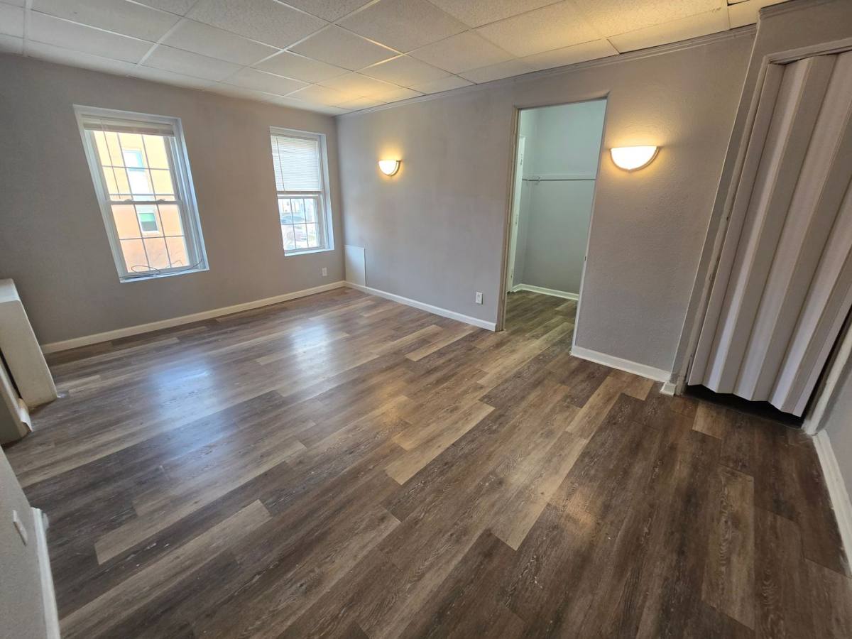 Apartment for rent at 1003 Pierce St, Sioux City, IA 51105