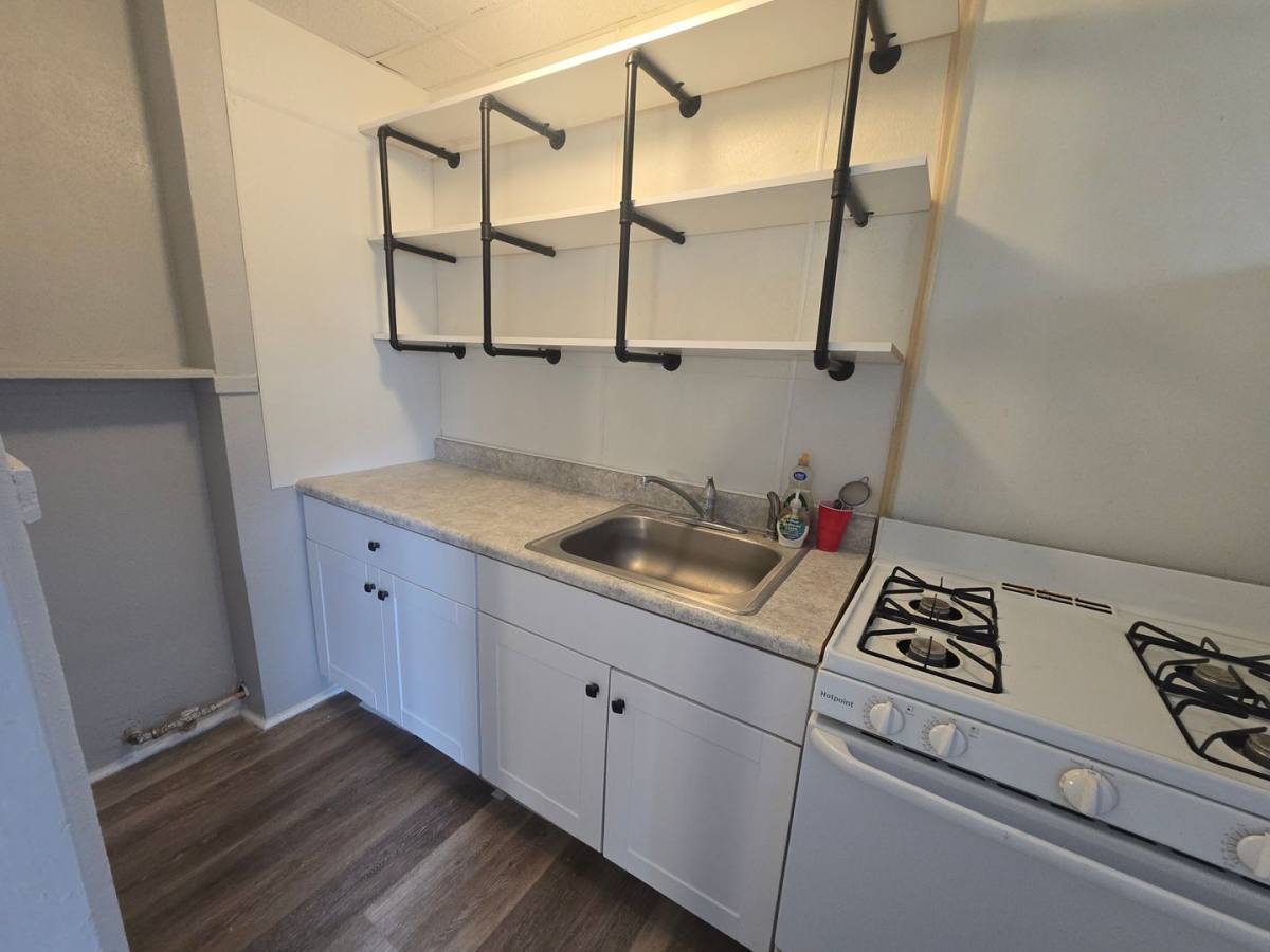 Apartment for rent at 1003 Pierce St, Sioux City, IA 51105