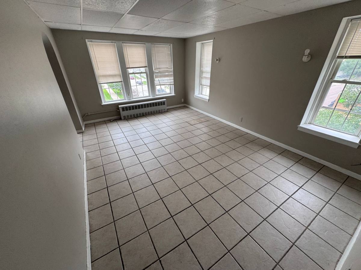 Apartment for rent at 1003 Pierce St, Sioux City, IA 51105