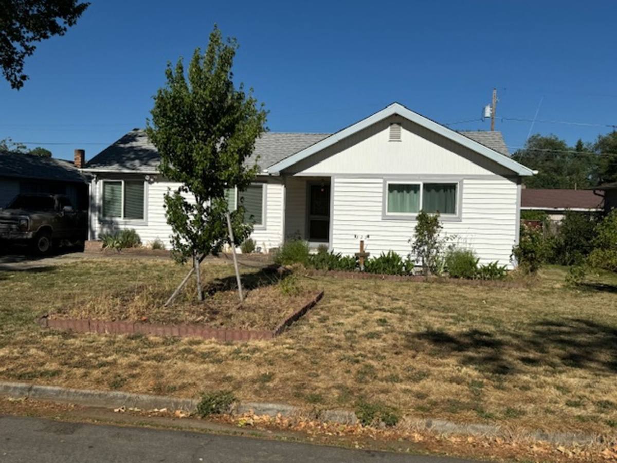 House for rent at 111 Chestnut St, Medford, OR 97501