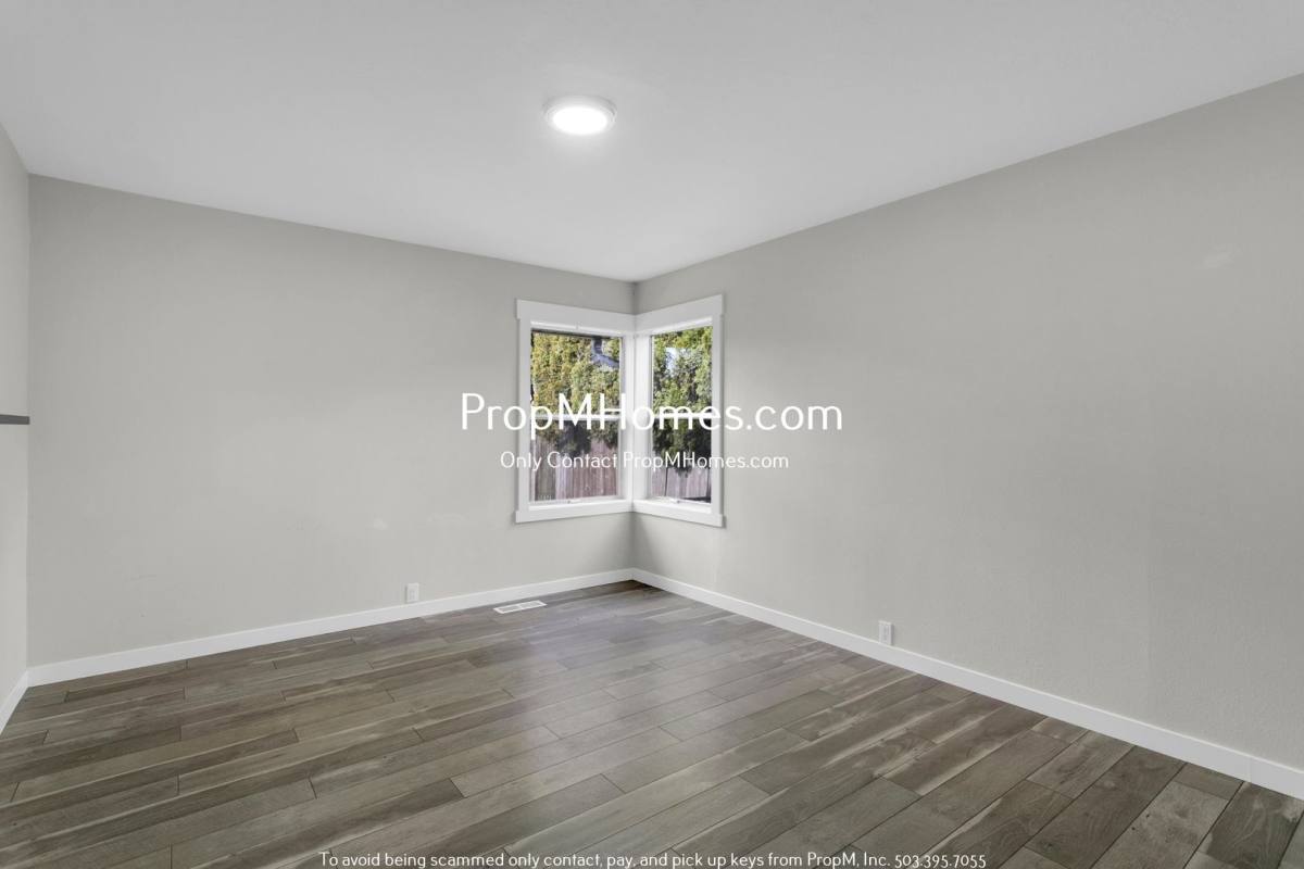 House for rent at 7307 SE 76th Ave, Portland, OR 97206