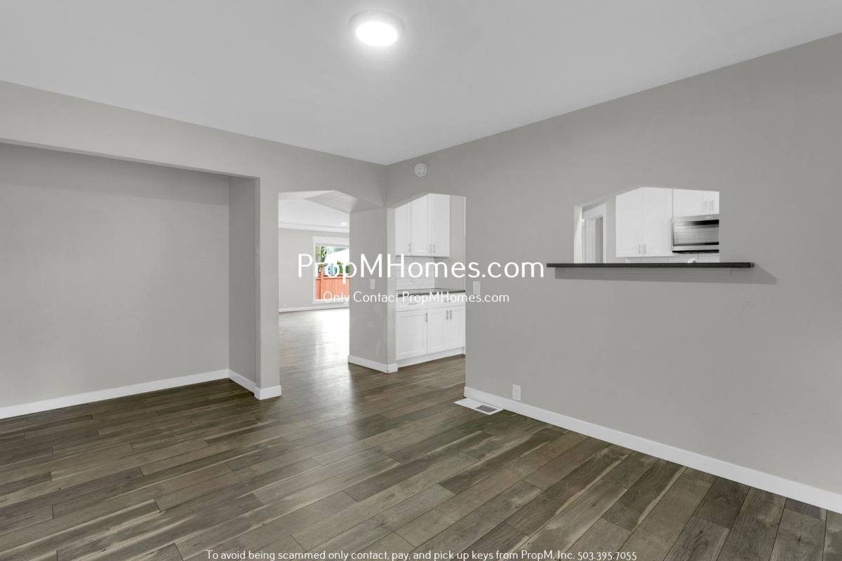House for rent at 7307 SE 76th Ave, Portland, OR 97206
