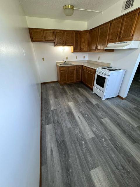 Apartment for rent at 103 Crestview Dr #1, Eldridge, IA 52748