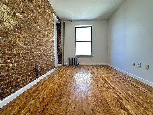 Apartment for rent at 160 W 118th St #4B, New York, NY 10026