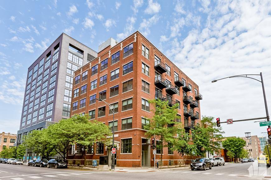 Condo for rent at 106 N Aberdeen St #4F, Chicago, IL 60607