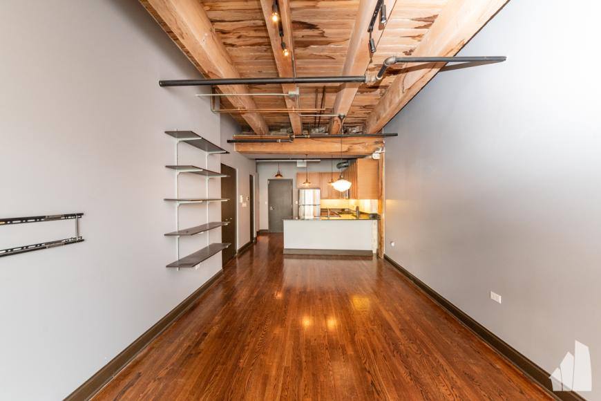 Condo for rent at 106 N Aberdeen St #4F, Chicago, IL 60607
