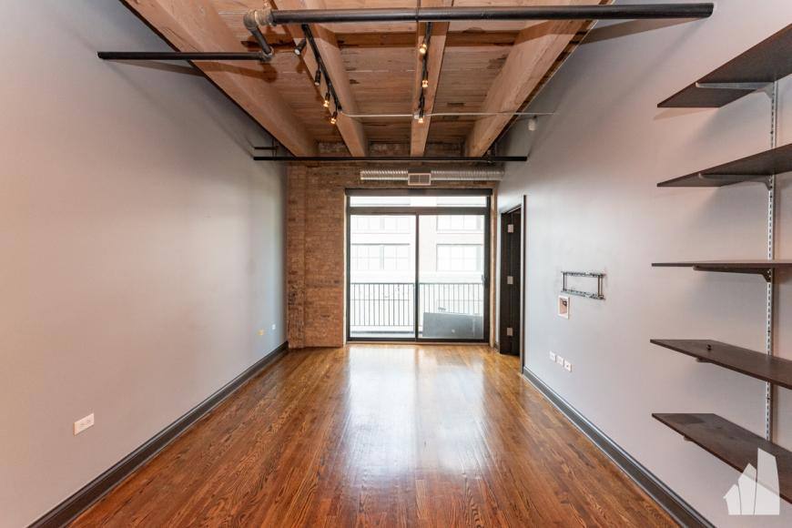 Condo for rent at 106 N Aberdeen St #4F, Chicago, IL 60607