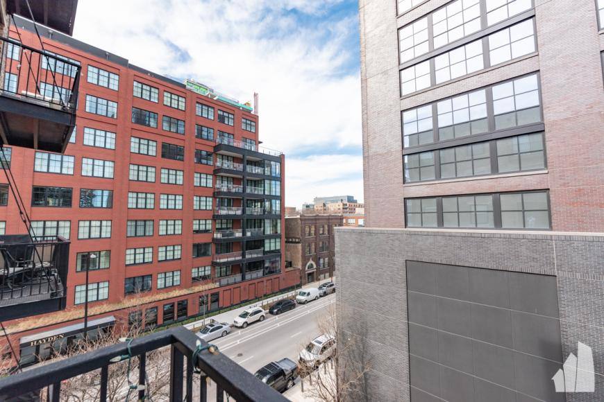 Condo for rent at 106 N Aberdeen St #4F, Chicago, IL 60607