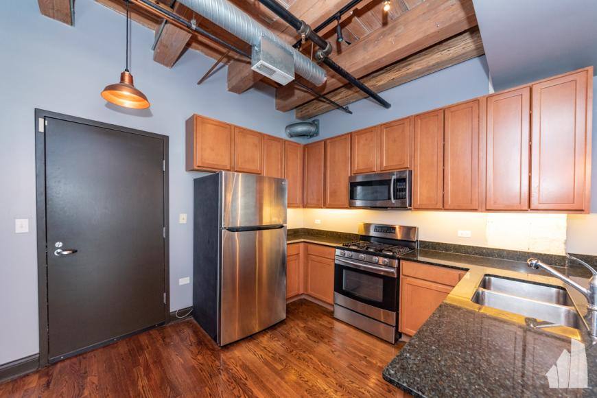 Condo for rent at 106 N Aberdeen St #4F, Chicago, IL 60607