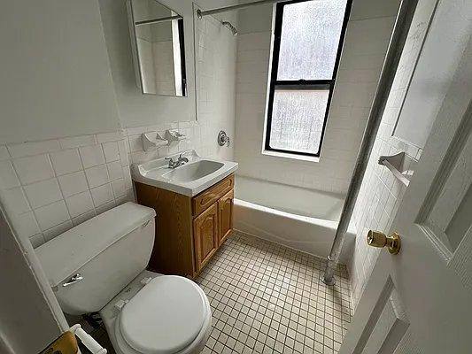 Apartment for rent at 3636 Fieldston Rd #1F, Bronx, NY 10463