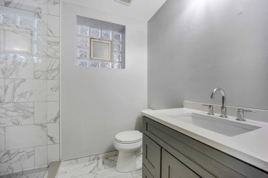 Apartment for rent at 2033 W Huron #G, Chicago, IL 60612