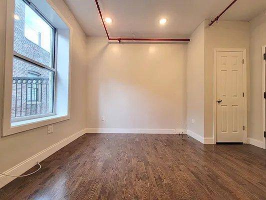 Apartment for rent at 184 Nagle Ave #4LL, New York, NY 10034