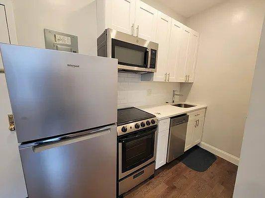Apartment for rent at 184 Nagle Ave #4LL, New York, NY 10034