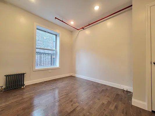 Apartment for rent at 184 Nagle Ave #4LL, New York, NY 10034