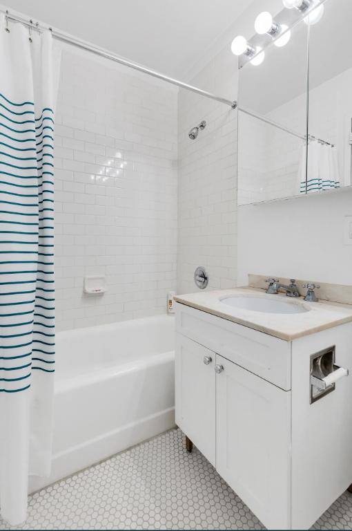 Apartment for rent at 57 Wall St #1915, New York, NY 10005