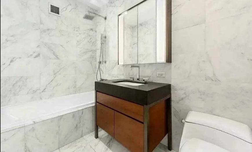 Apartment for rent at 75 Wall St #27J, New York, NY 10005