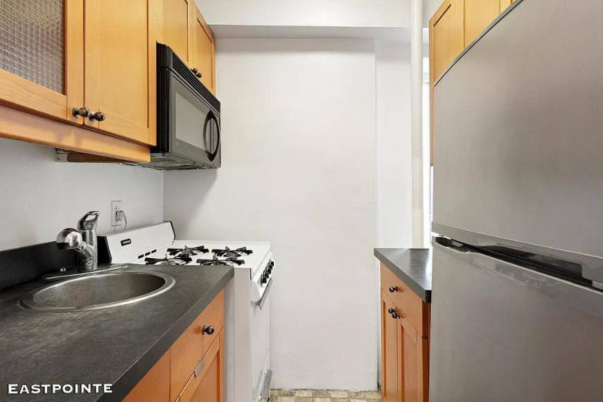 Apartment for rent at 200 W 20th St #1401, New York, NY 10011
