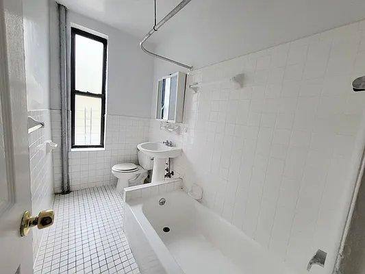 Apartment for rent at 70 Post Ave #4E, New York, NY 10034