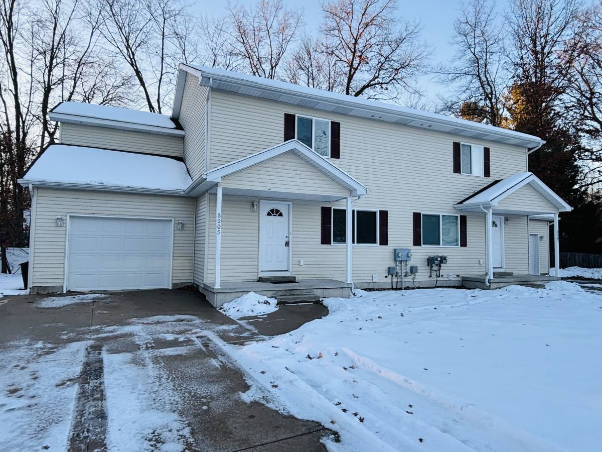 House for rent at 5205 Hedgewood Dr, Midland, MI 48640