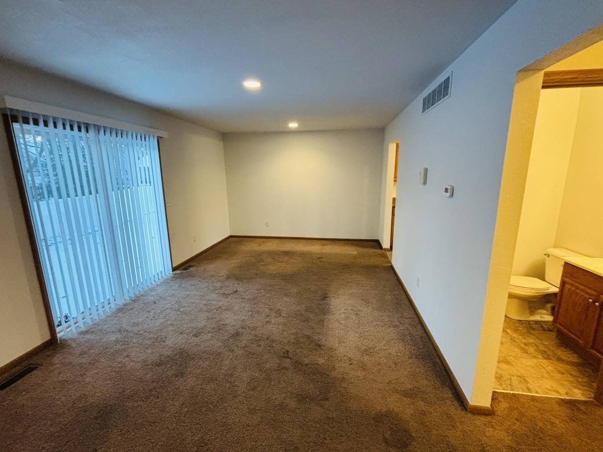 House for rent at 5205 Hedgewood Dr, Midland, MI 48640