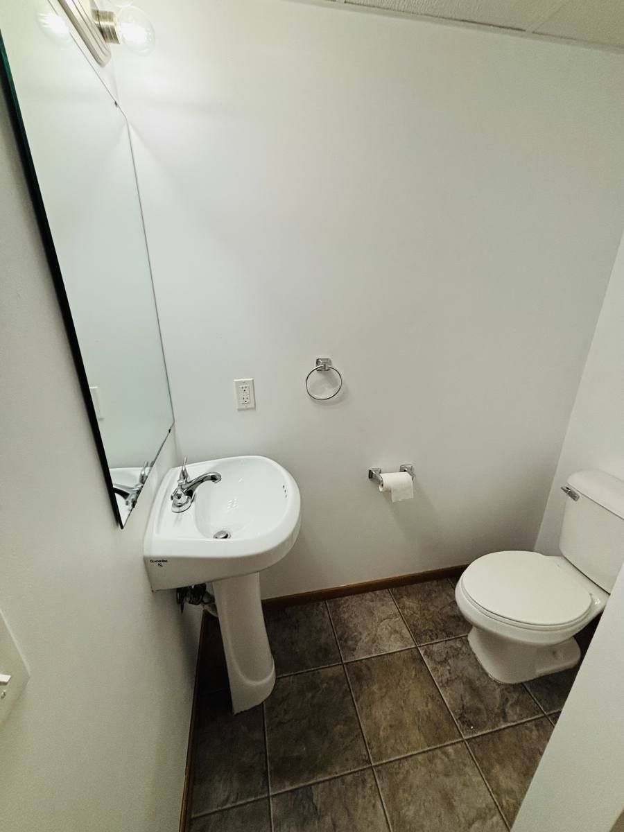 House for rent at 5205 Hedgewood Dr, Midland, MI 48640