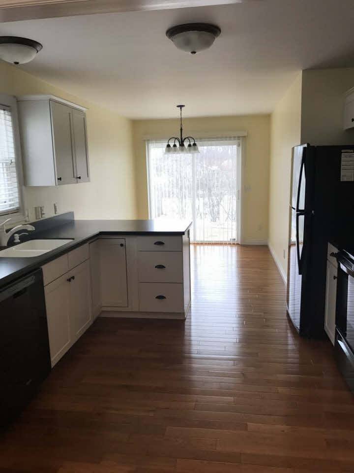 Townhouse for rent at 1504 Illinois Dr, Midland, MI 48642