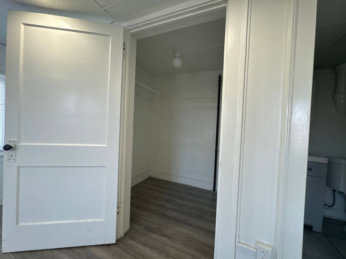Apartment for rent at 133 S 4th St, Quincy, IL 62301